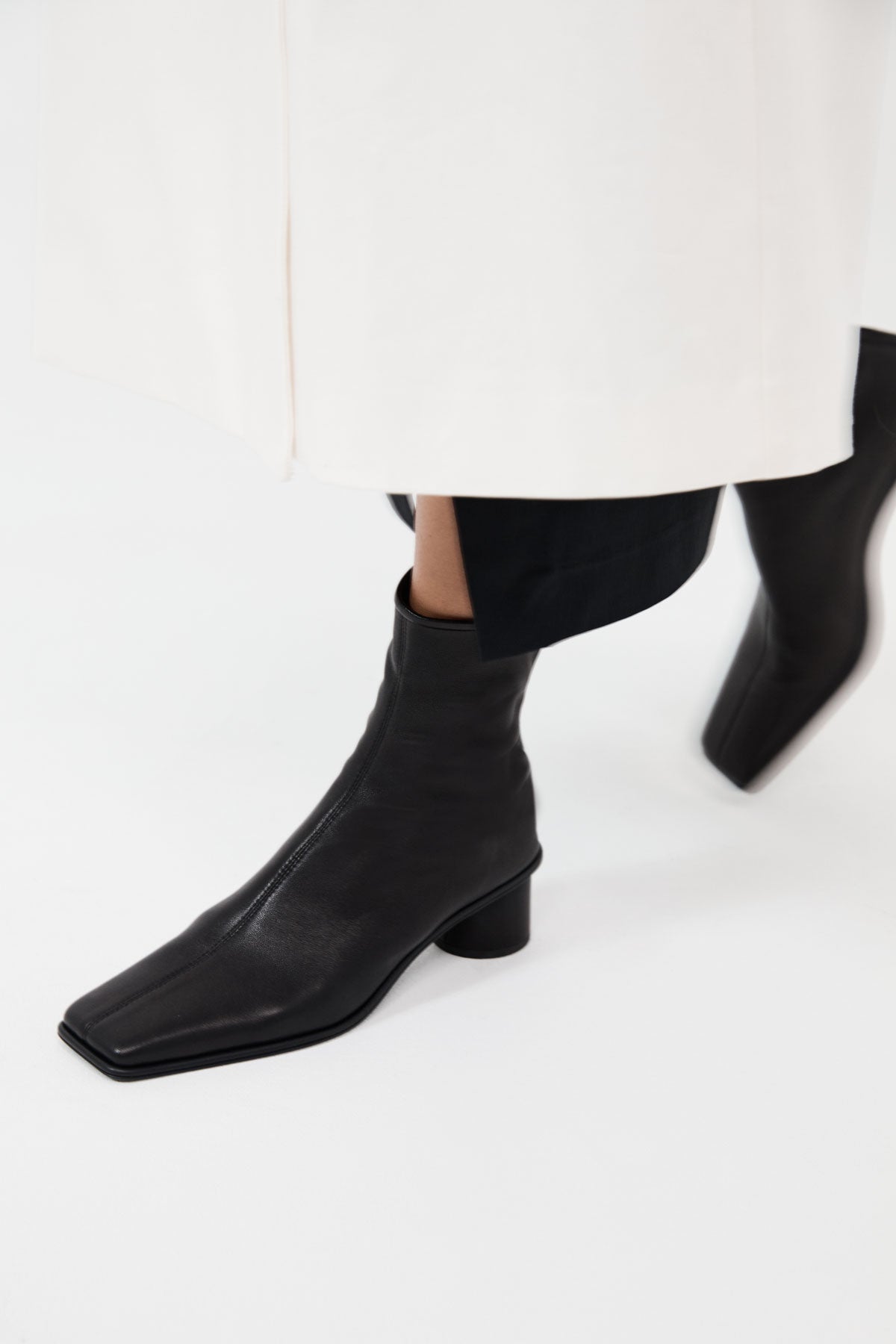 Cylinder Soft Boot - Black