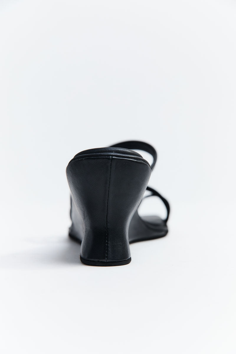 Soft Strap Contour Wedge - Black