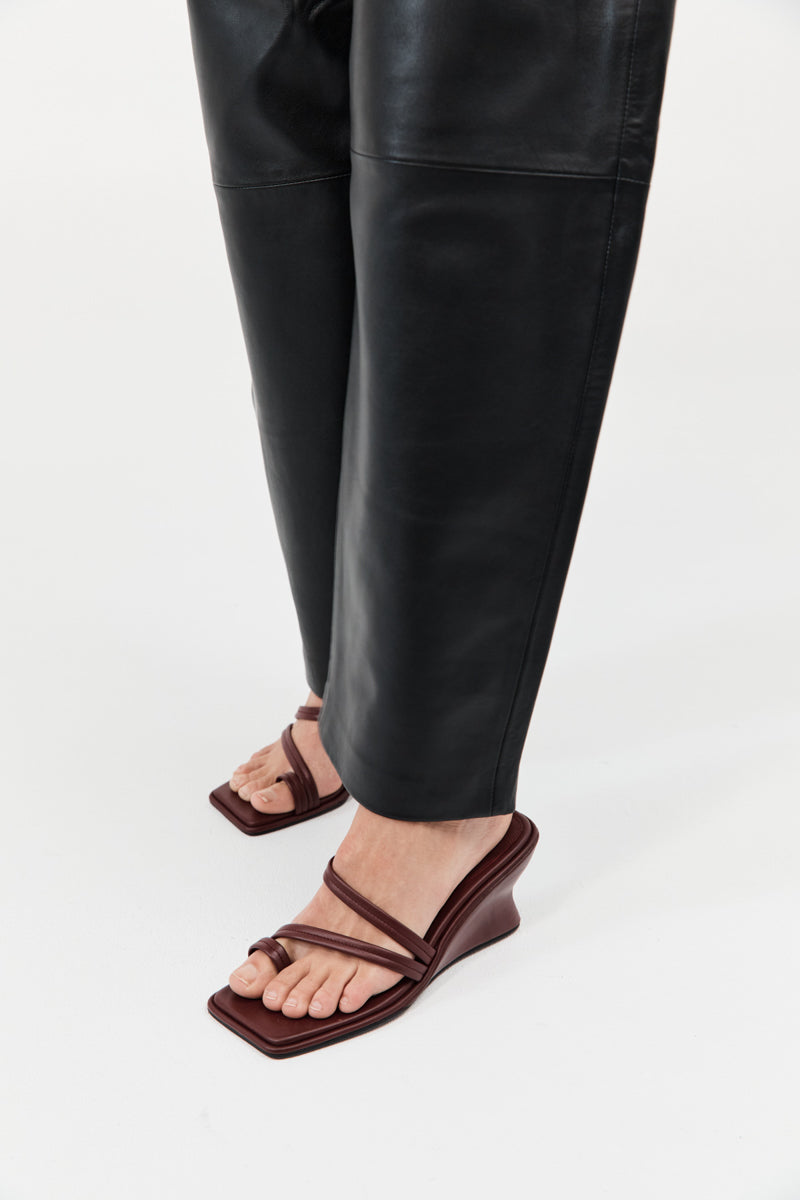 Soft Strap Contour Wedge - Plum