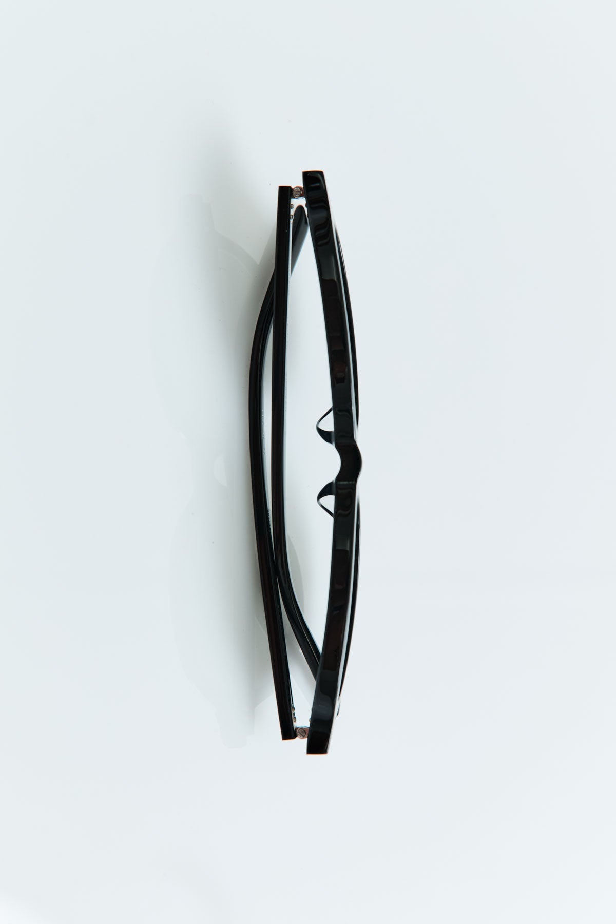 90s Slim Oval Sunglasses - Black