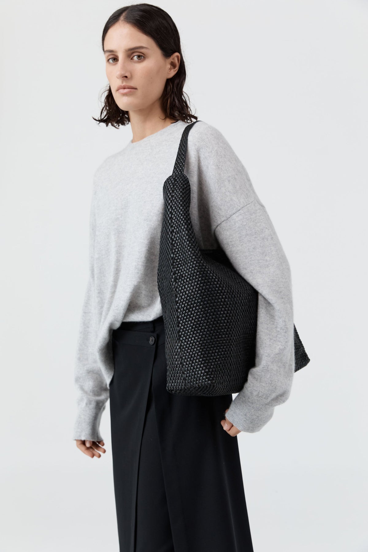 PRE-ORDER: Lattice Weave Large Tote - Black