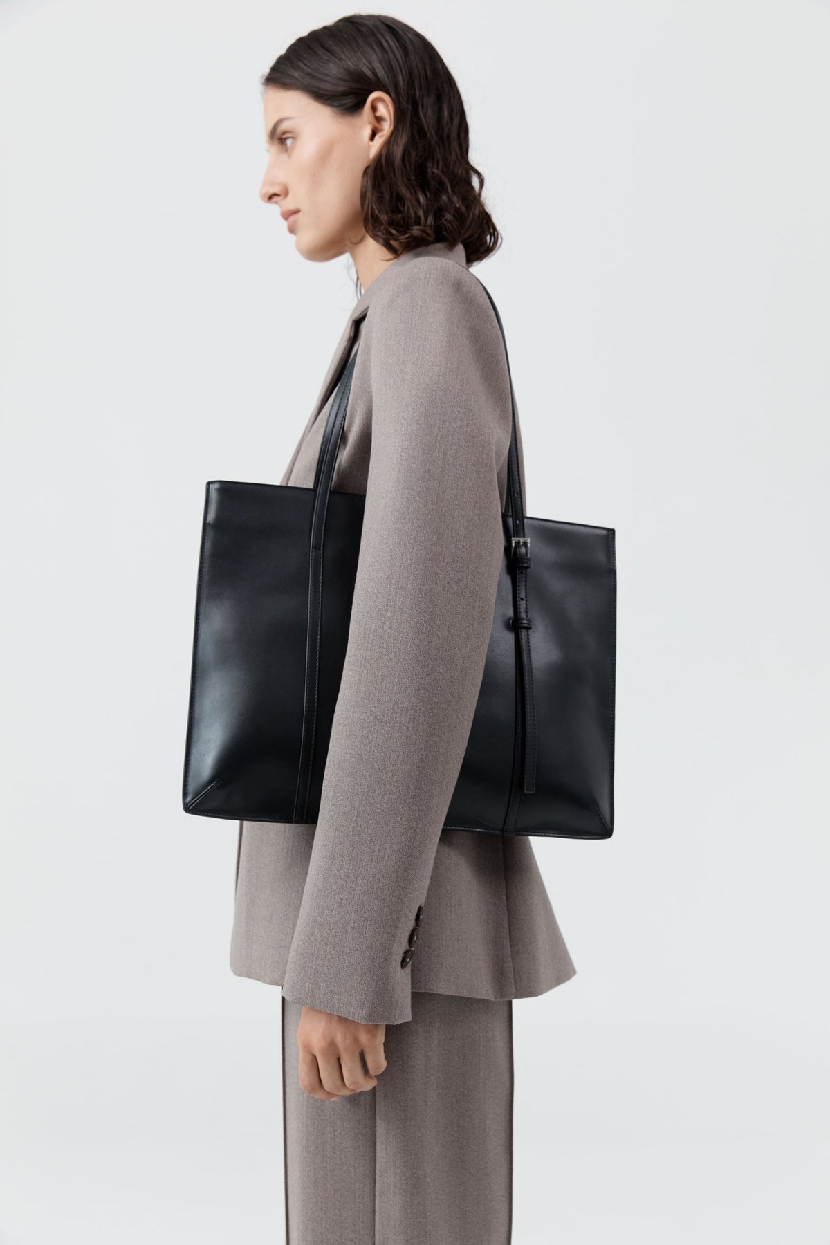 90s Messenger Tote - Black