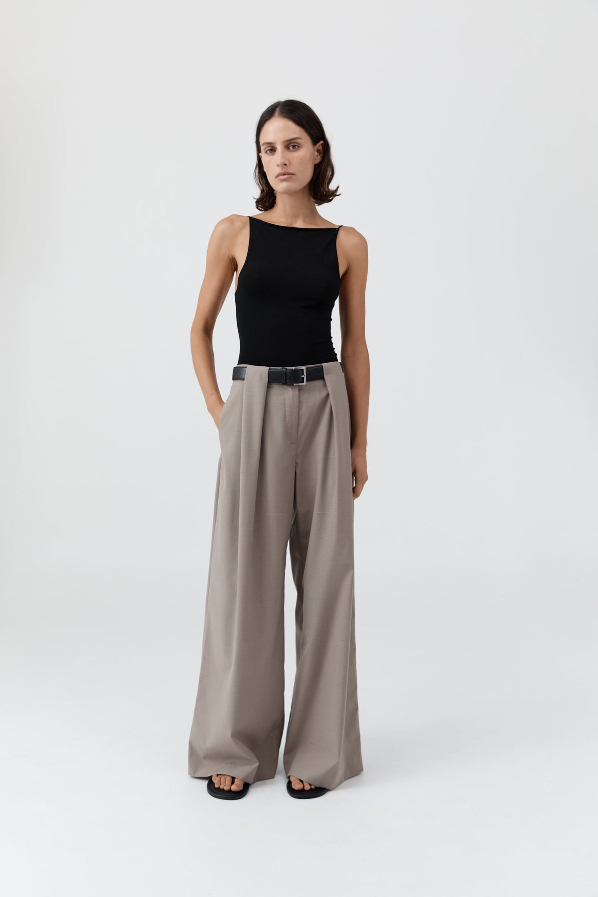 Pleat Loop Pants - Mousse
