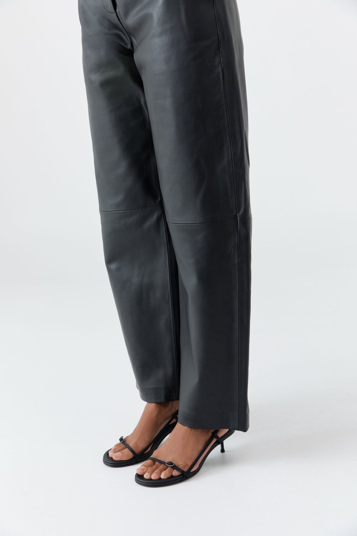 Petit Belt Sling Back Heel - Black