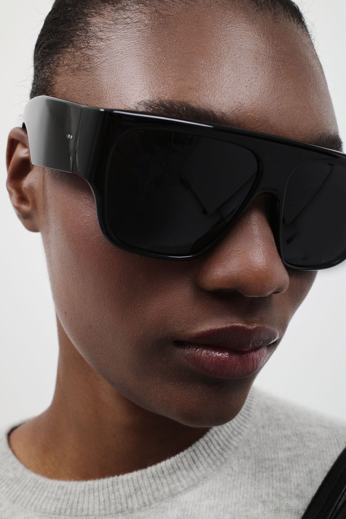 Linea Oversized Sunglasses - Black/Grey