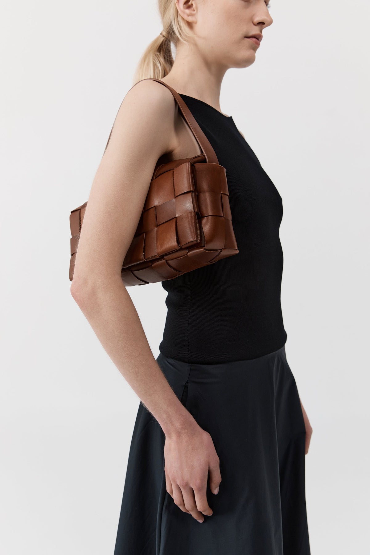 Woven Envelope Slim Tote - Chestnut