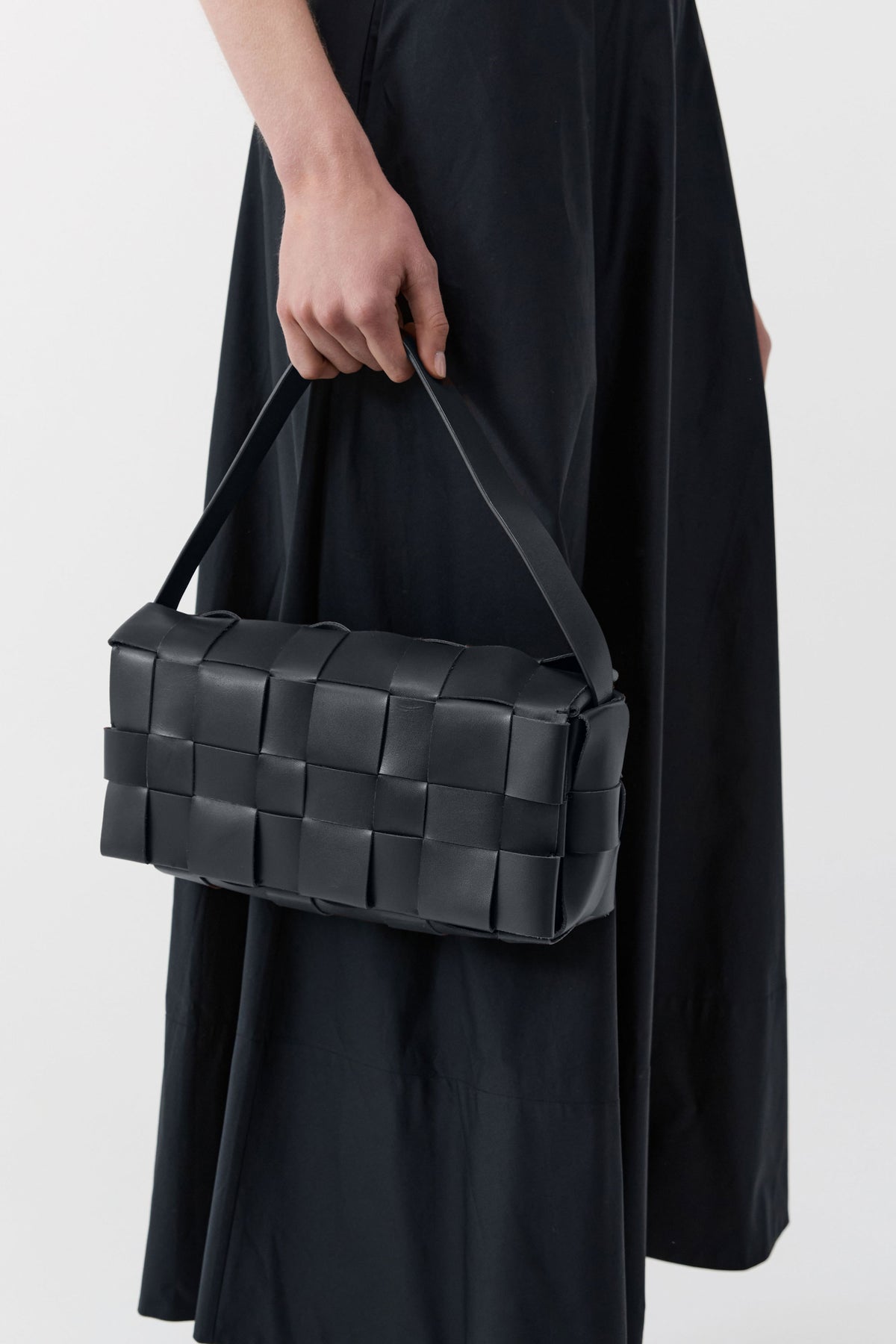Woven Envelope Slim Tote - Black