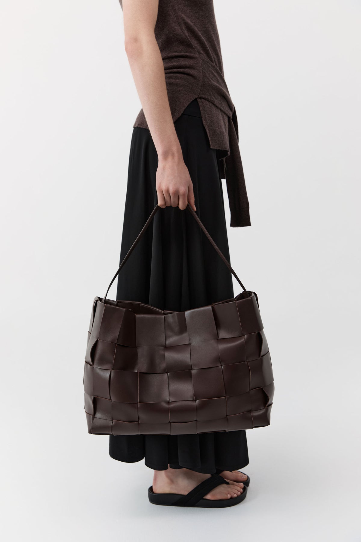 PRE-ORDER: Woven Large Tote - Chocolate