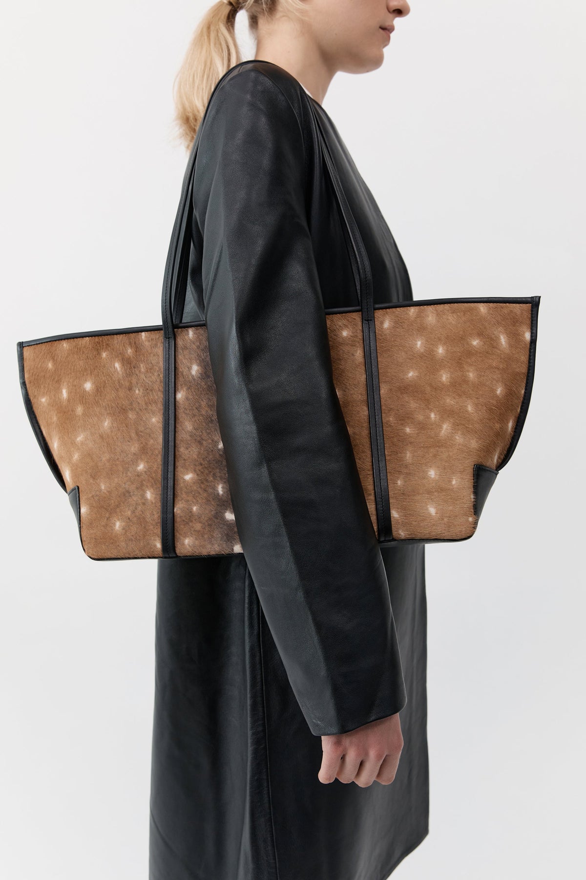 Fawn Bateau Tote - Almond