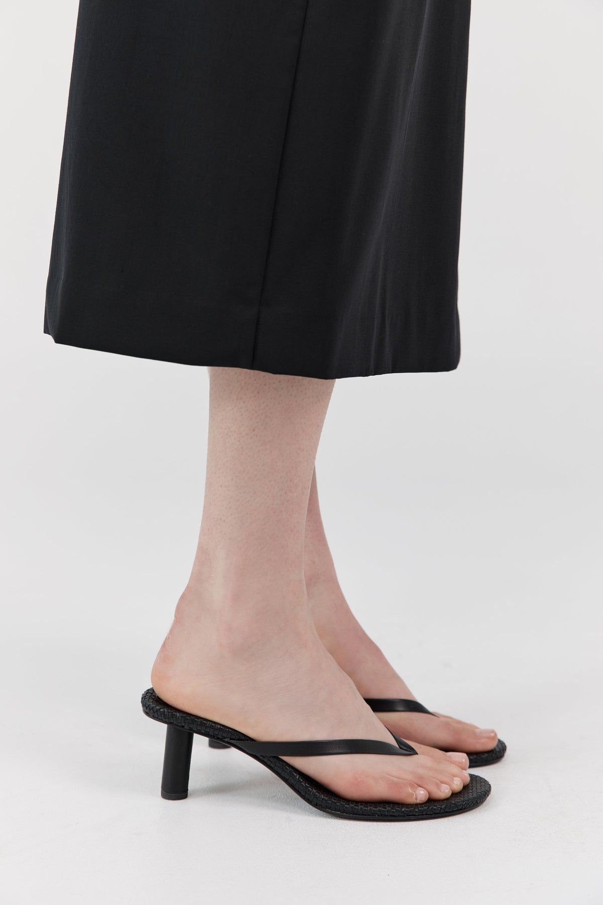 Woven Thong Heel - Black