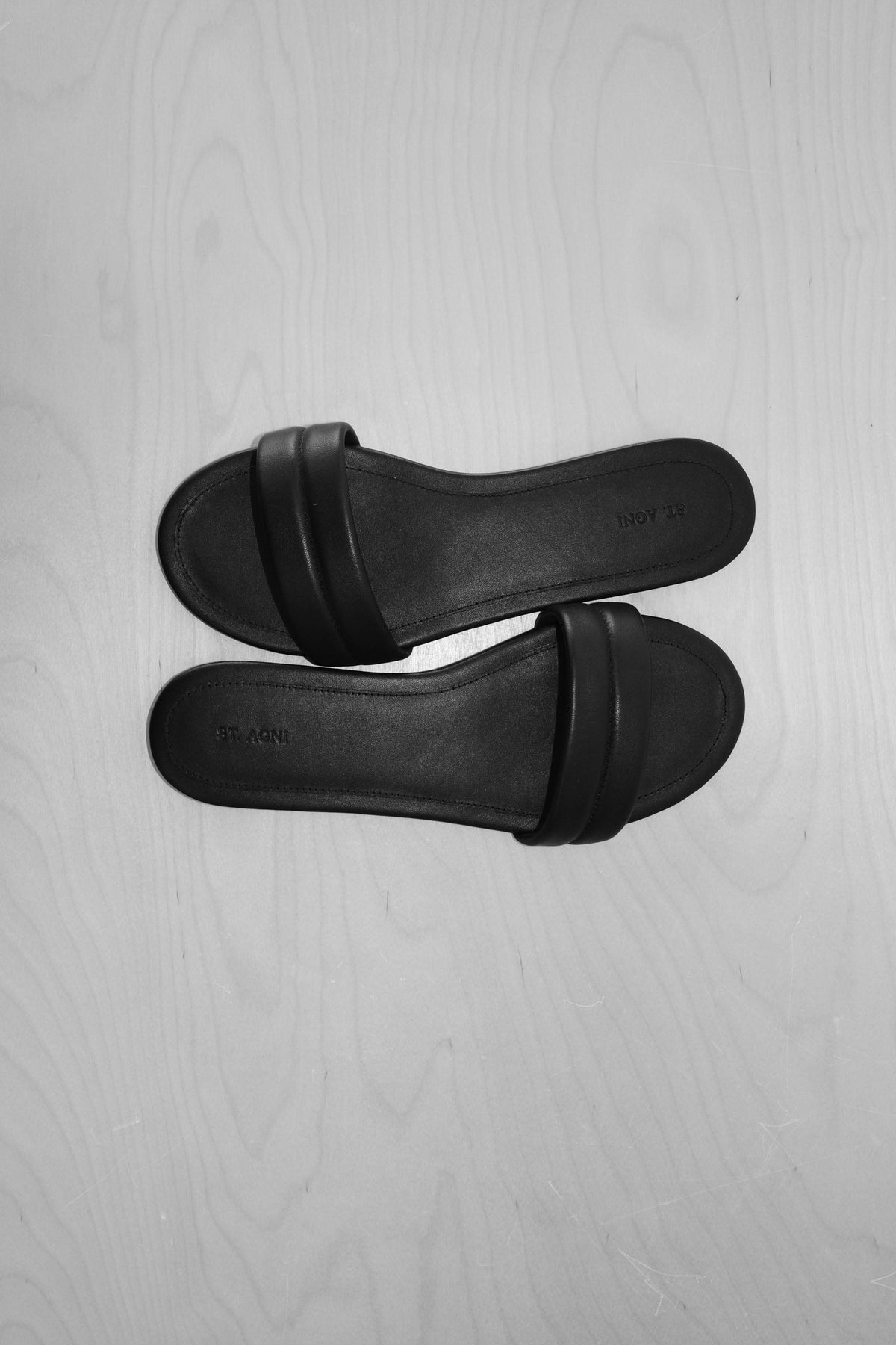 Stitch Detail Slide - Black