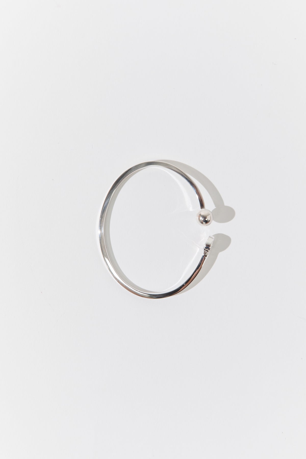 TRAZO Adjustable Bangle - by Belén Kröl