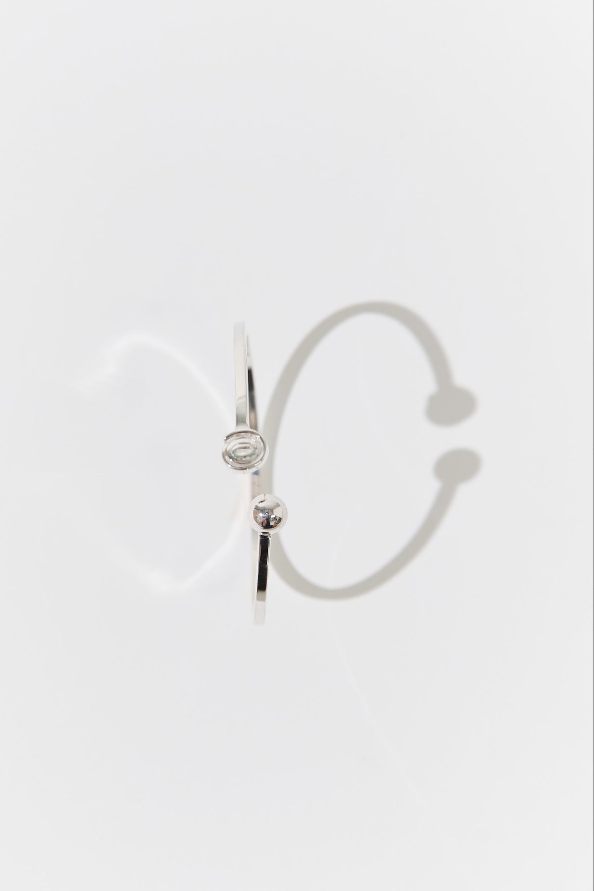 TRAZO Adjustable Bangle - by Belén Kröl