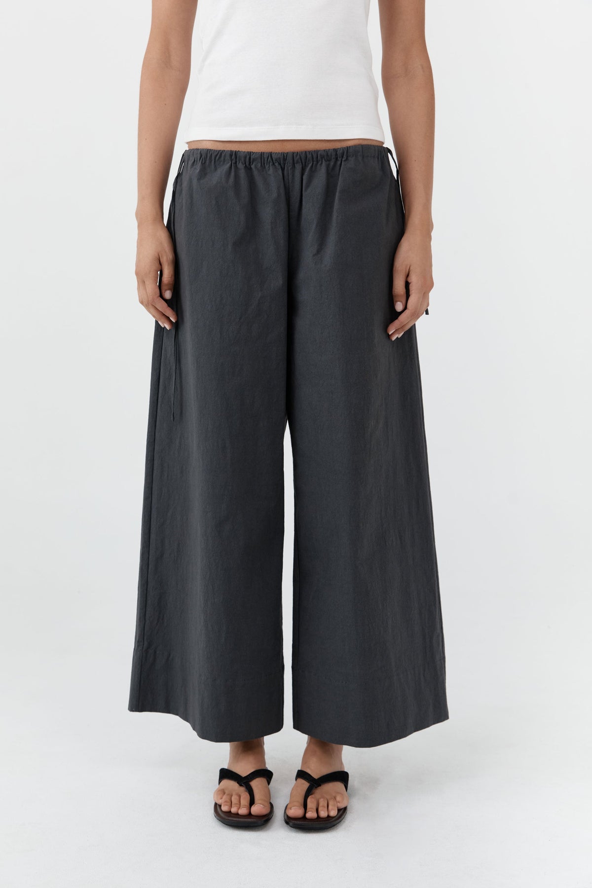 Technical Cotton Cropped Drawstring Pants - Iron Glaze