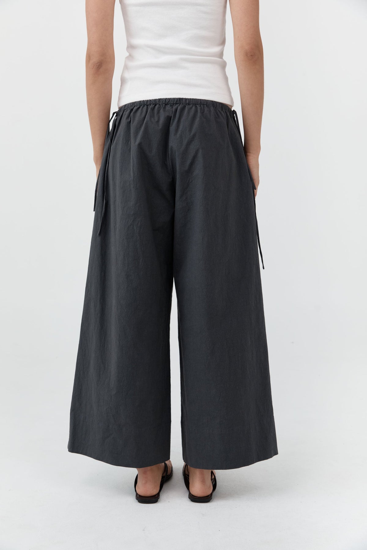 Technical Cotton Cropped Drawstring Pants - Iron Glaze