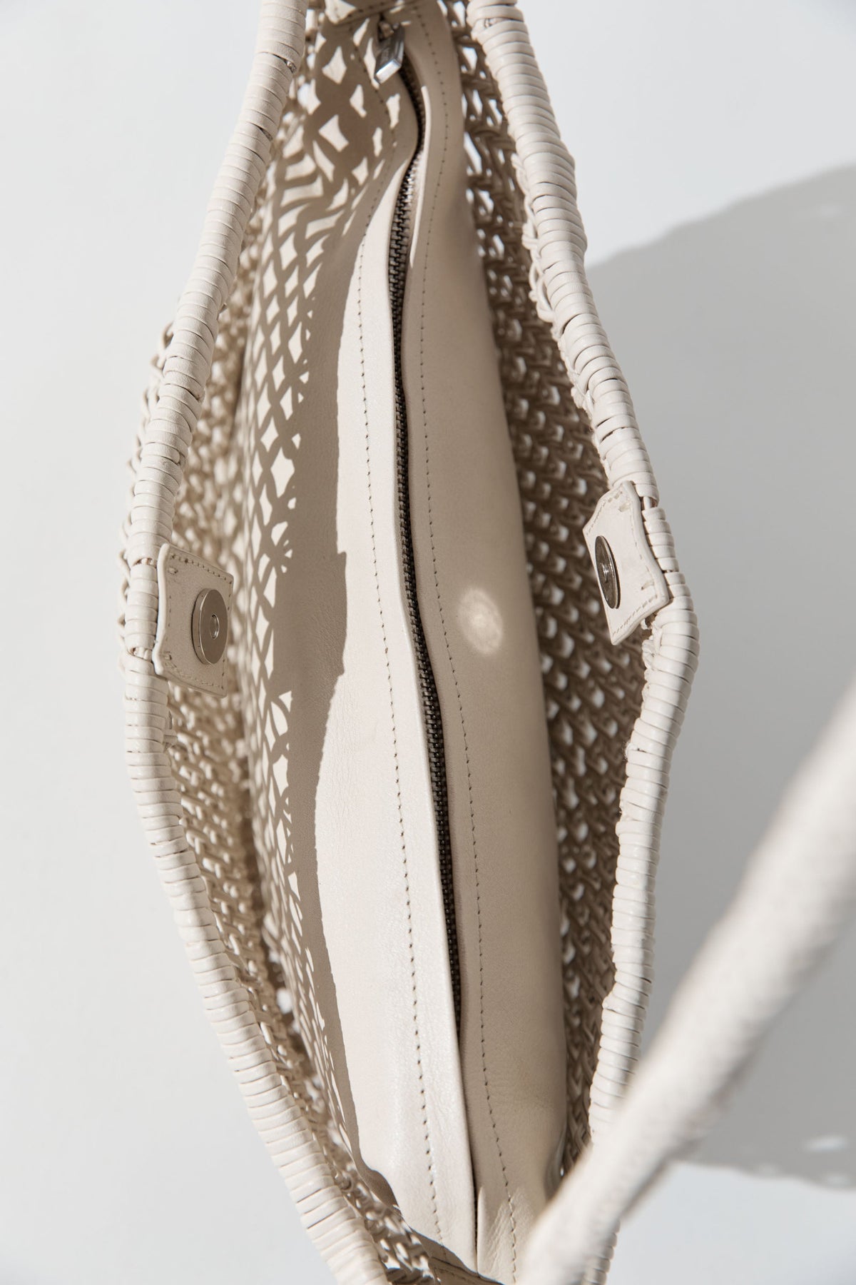Mesh Crescent Bag - Ecru