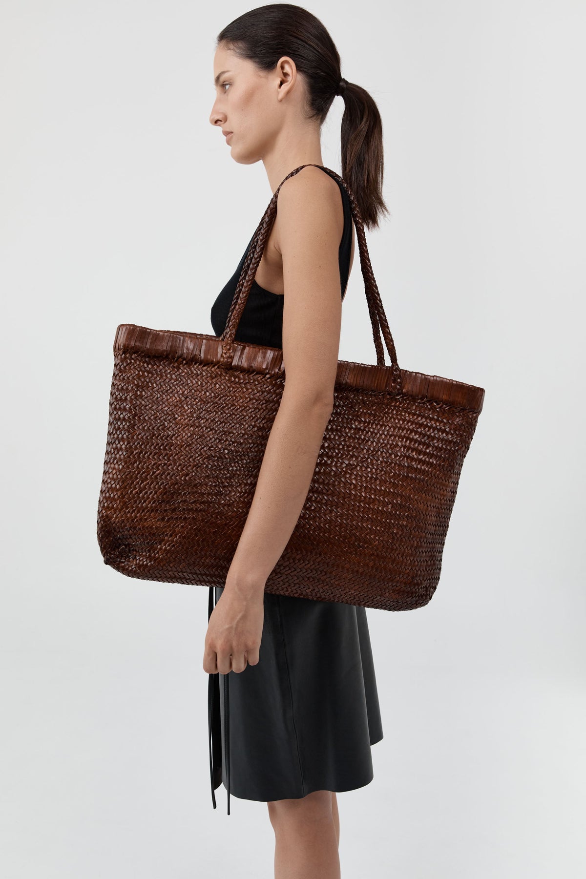 Wide Bagu Woven Tote - Chestnut