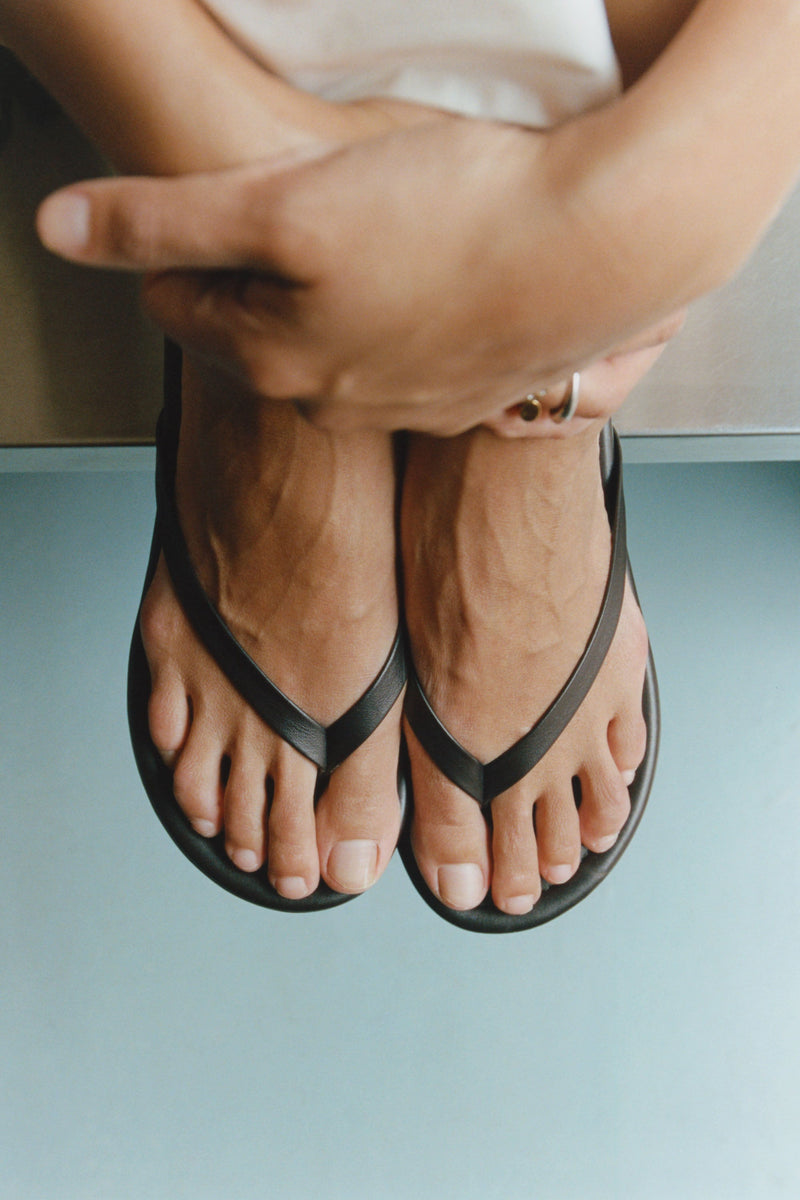 Thong Wedge - Black
