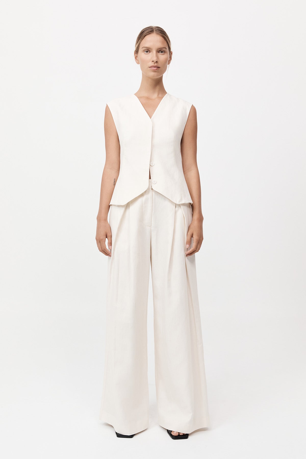 Minimal Tailored Vest - Ivory
