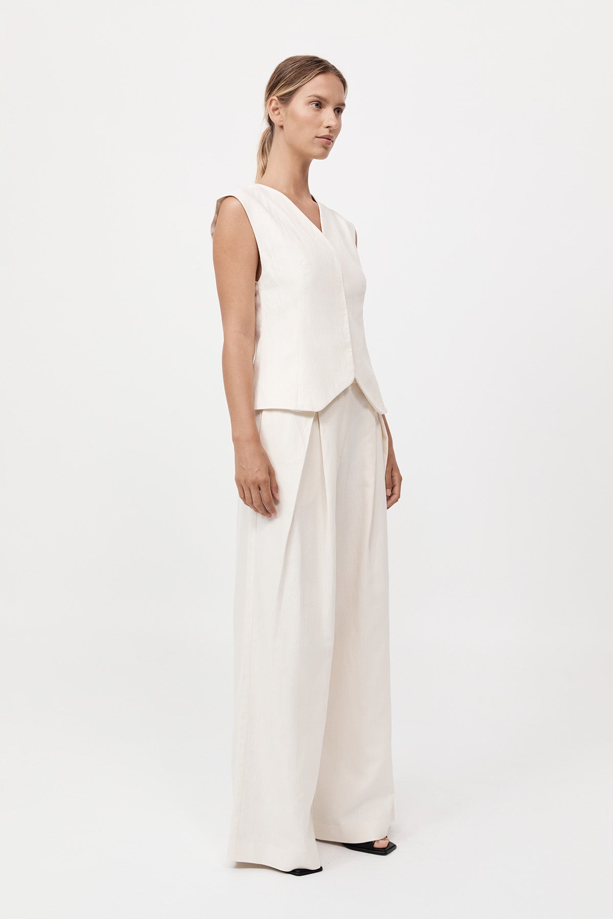 Minimal Tailored Vest - Ivory