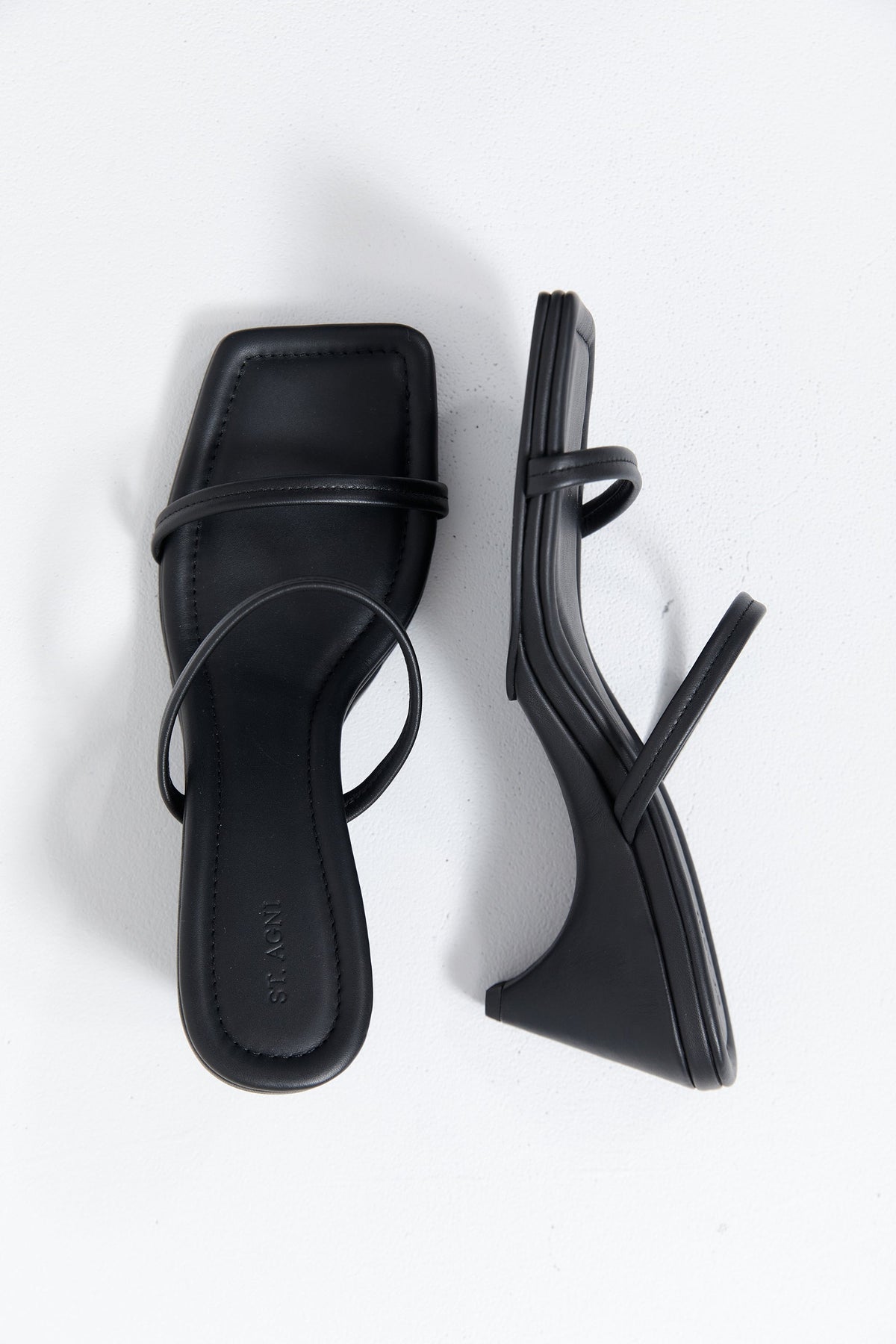 Double Strap Arc Wedge - Black