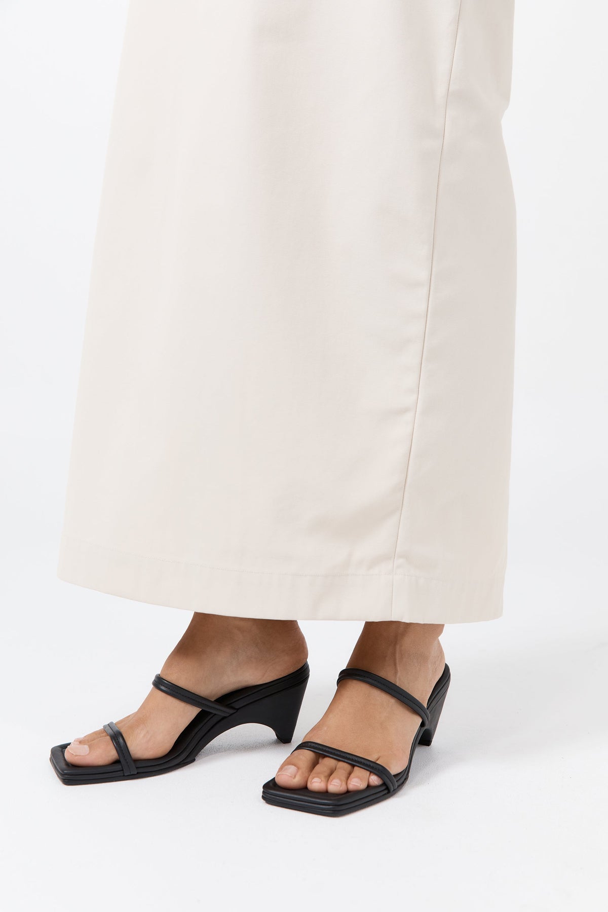 Double Strap Arc Wedge - Black