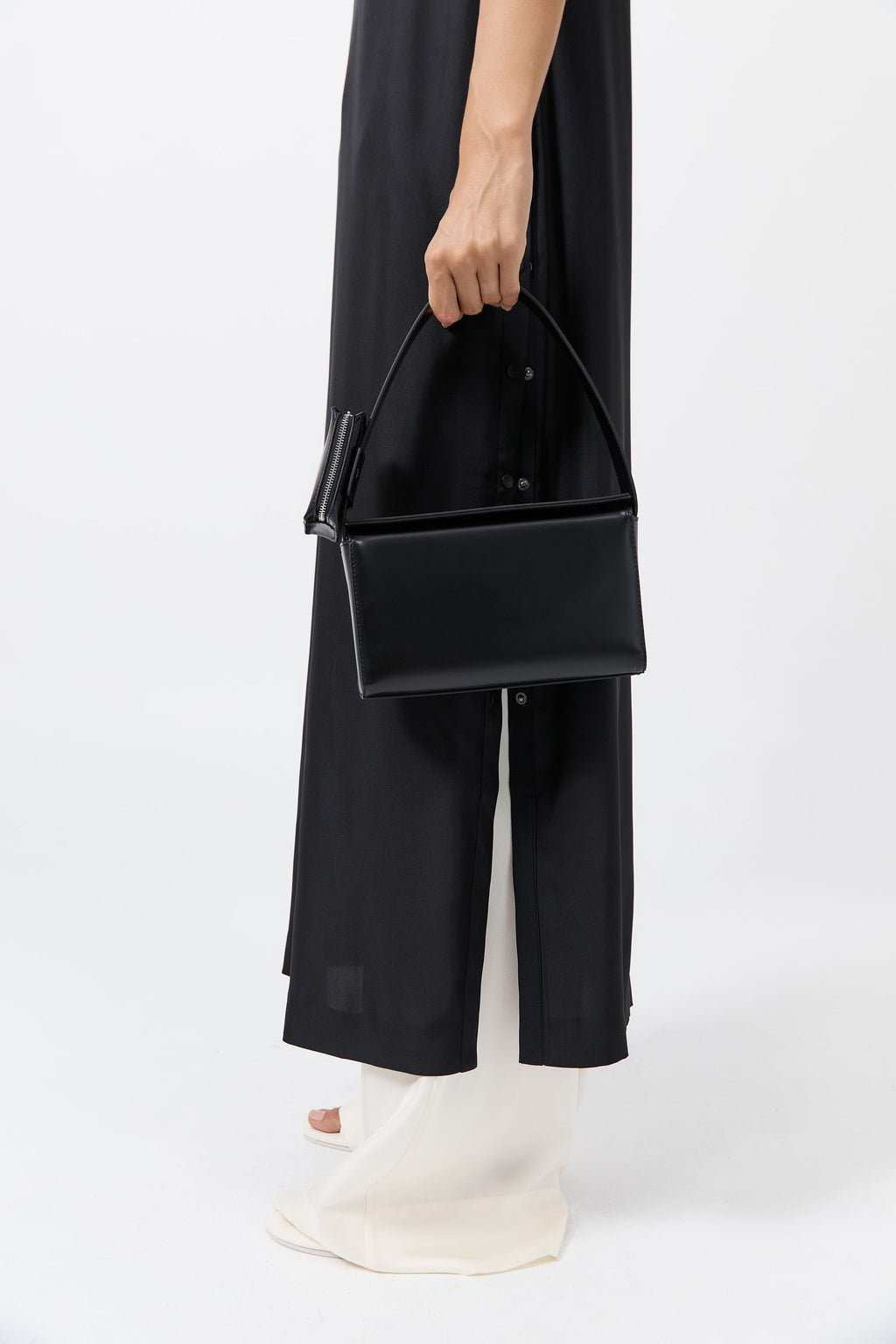 St. Agni | Petit Pouch Bag - Black