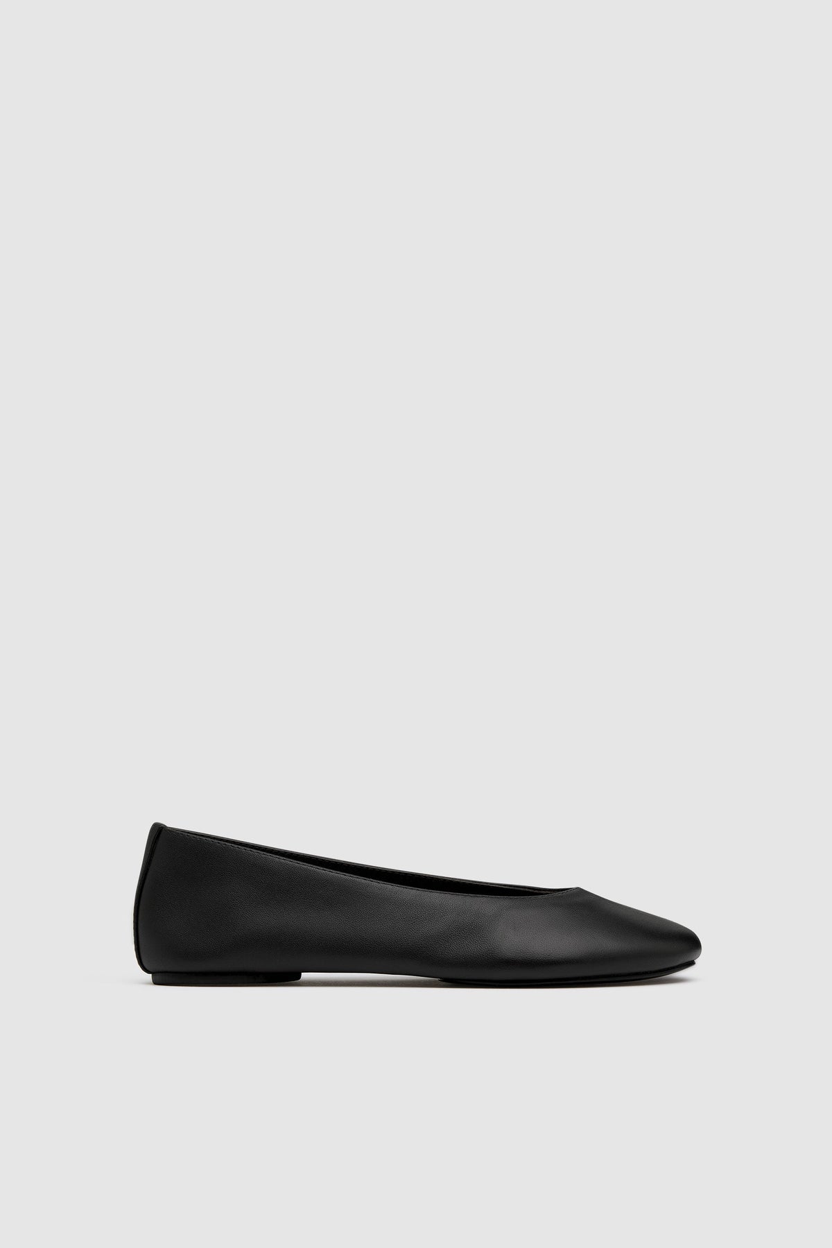 Low Scoop Ballet Flat - Black
