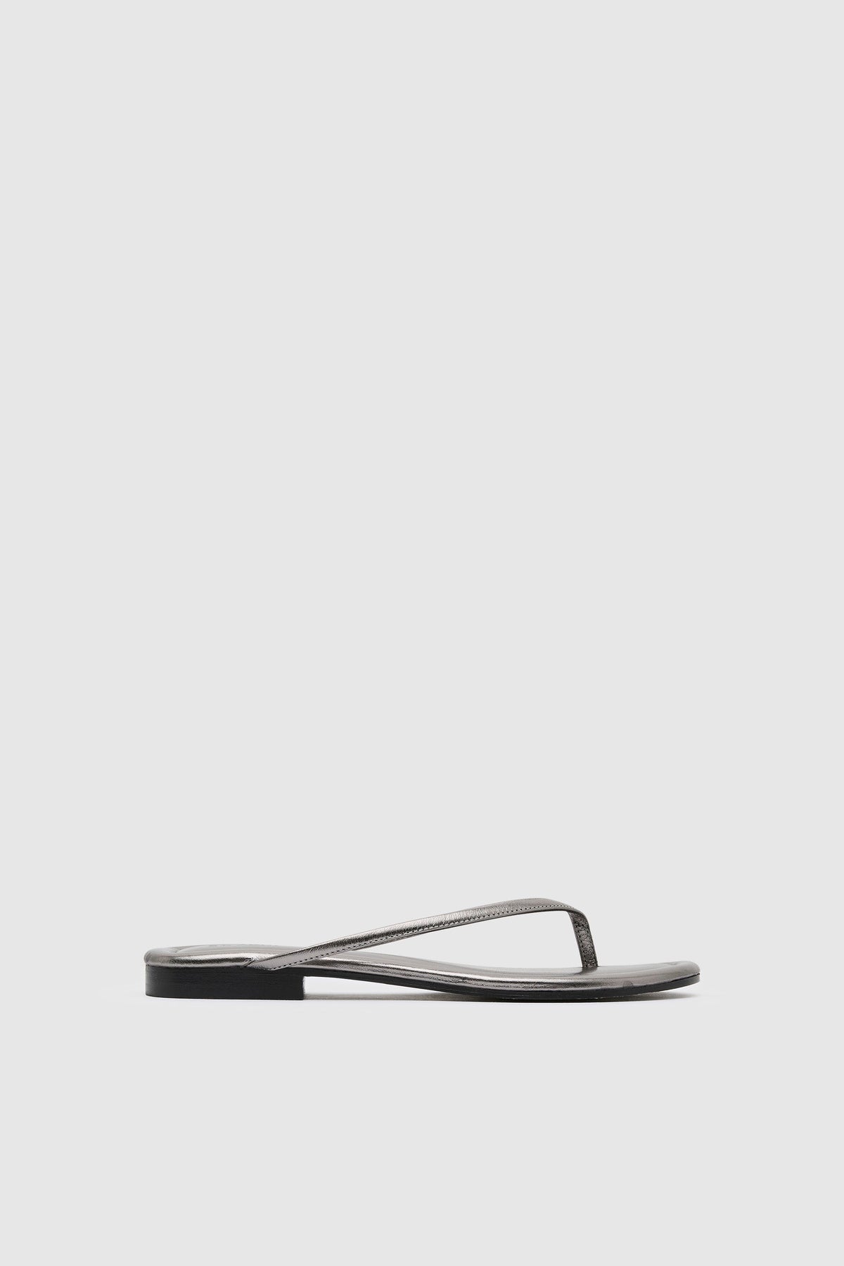 Fine Flip Flop - Pewter Metallic - Ghost