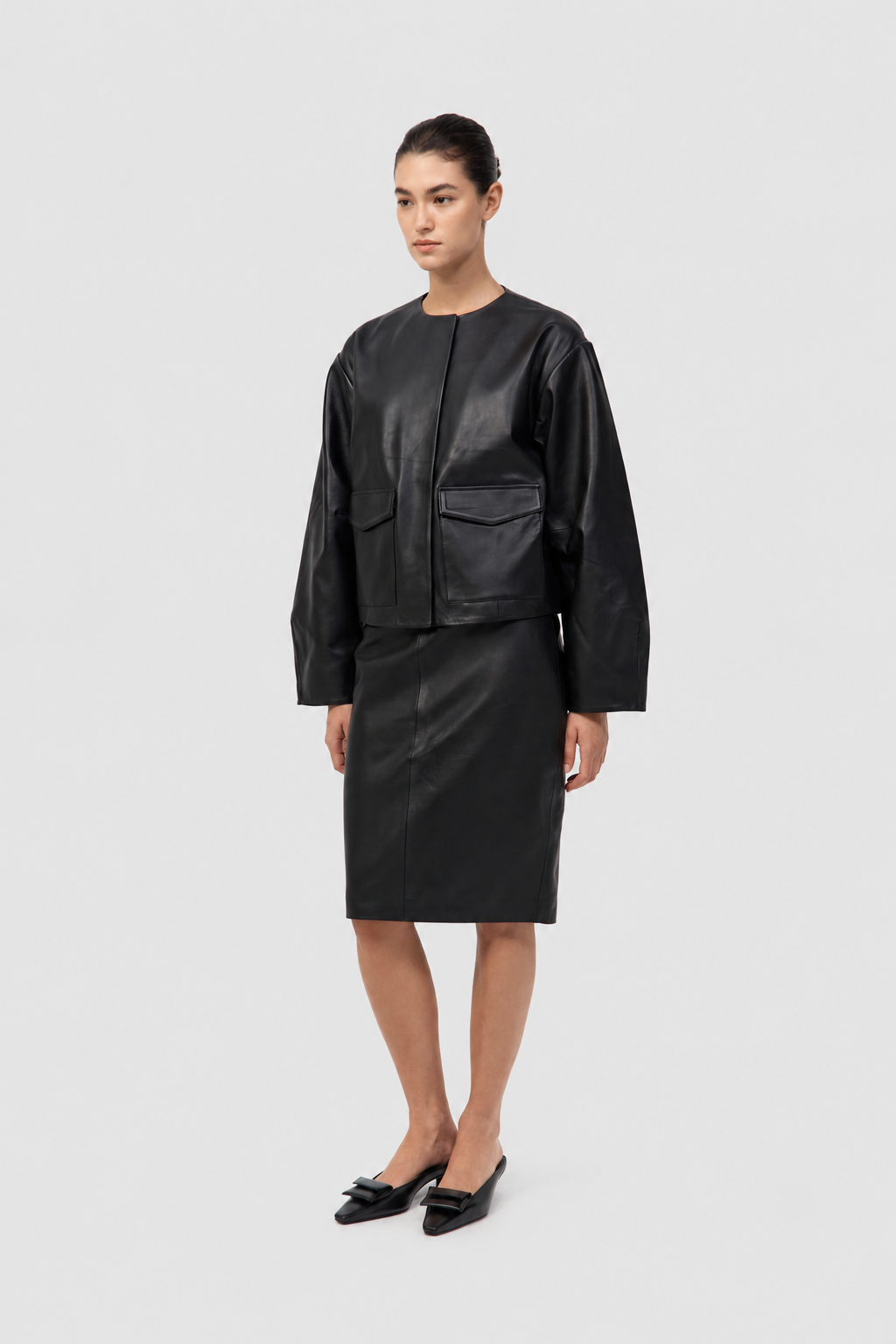 Utility Cocoon Leather Bomber - Black