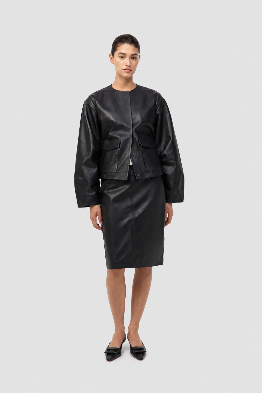 Utility Cocoon Leather Bomber - Black