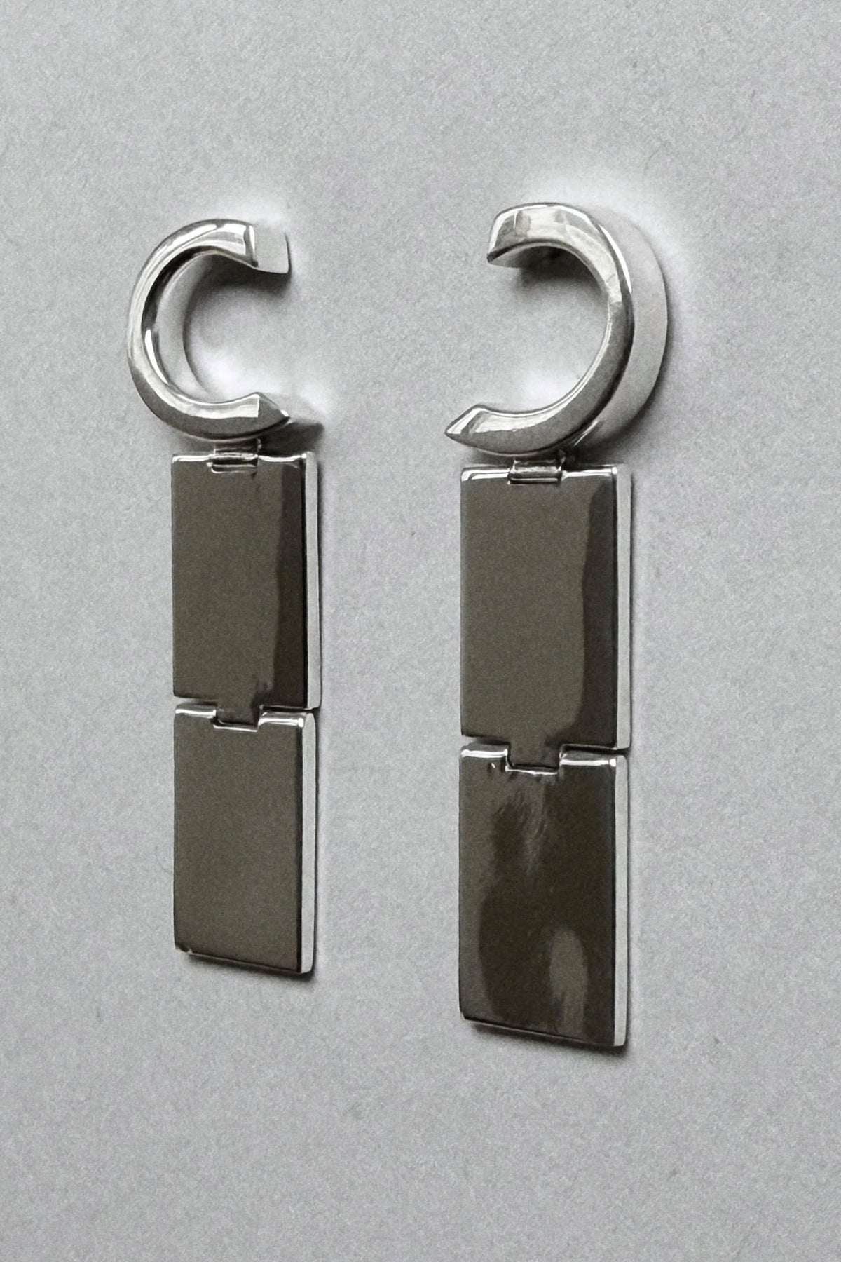 CURVA Motion Earring - by Belén Kröl